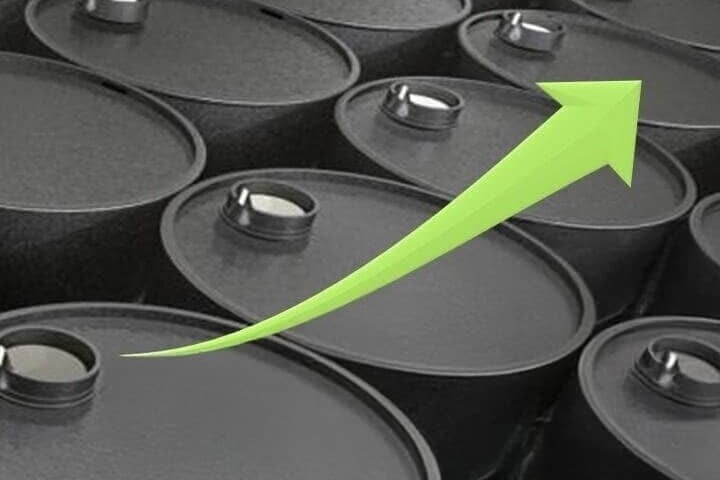 oil barrels with green illustrated directional arrow pointing to the top right