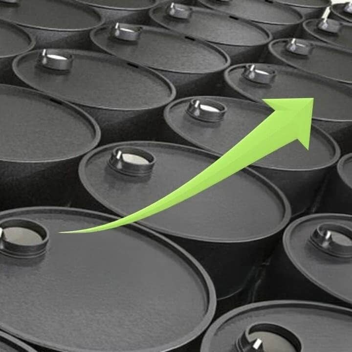 oil barrels with green illustrated directional arrow pointing to the top right